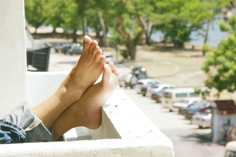 pros-and-cons-of-selling-feet-pics-3