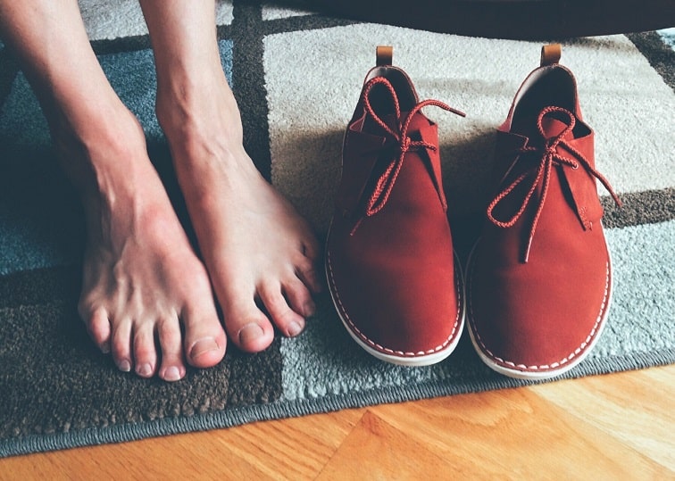 pros-and-cons-of-selling-feet-pics